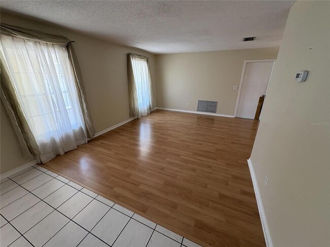 Building Photo - 1008 Lady Guinevere Dr