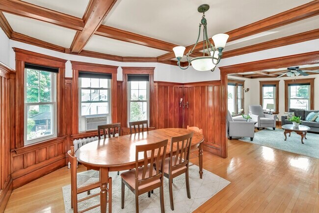 Building Photo - 404 Mt Auburn St