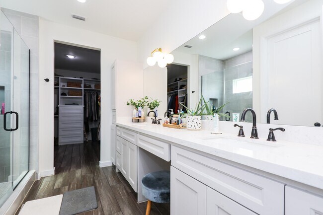 Building Photo - 1419 Calamian Dr