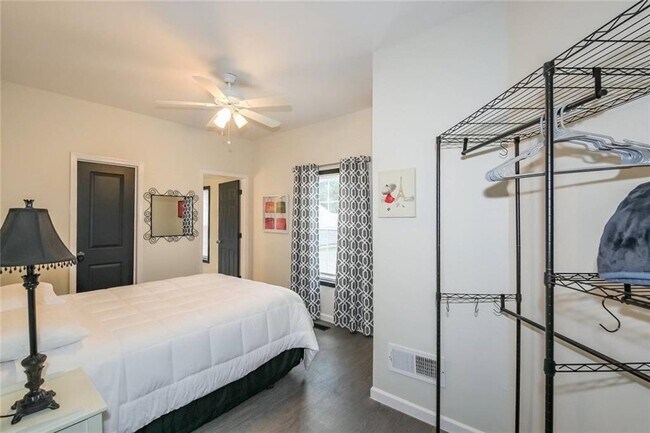 Building Photo - 64 Moury Ave SE