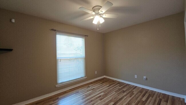 Building Photo - 124 Pritchard Rd