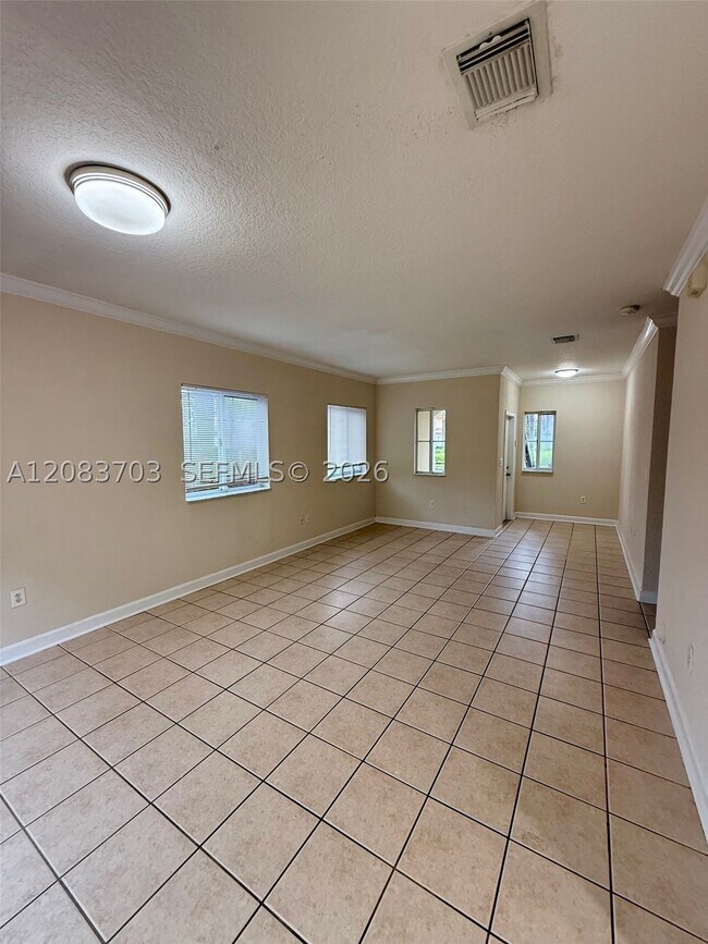 Building Photo - 2601 NE 41st Cir