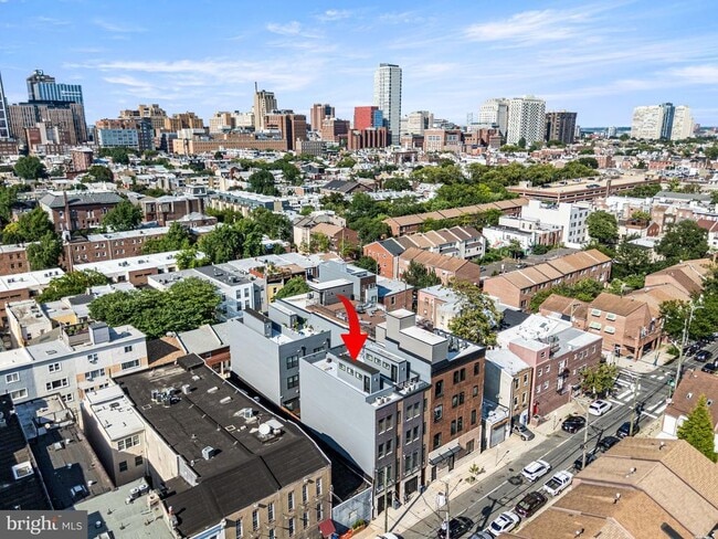 Building Photo - 1217 Bainbridge St