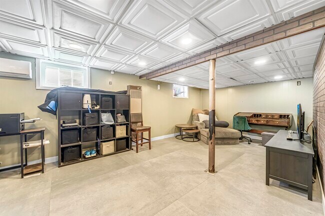 Building Photo - 12 Pavonia Ct