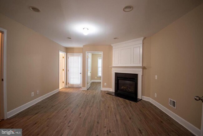 Building Photo - 2444 Terra Cotta Cir