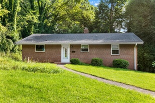 Building Photo - 68 Wilshire Dr