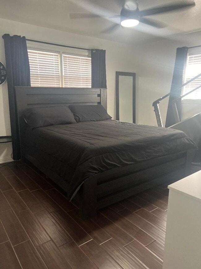 Building Photo - 2907 Redbud Ave