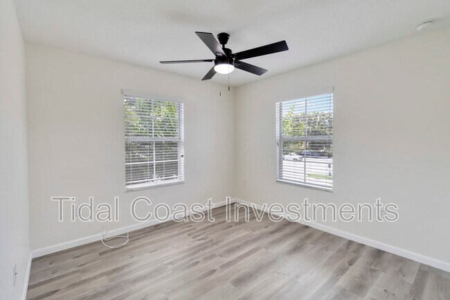 Building Photo - 113 Carina Cir