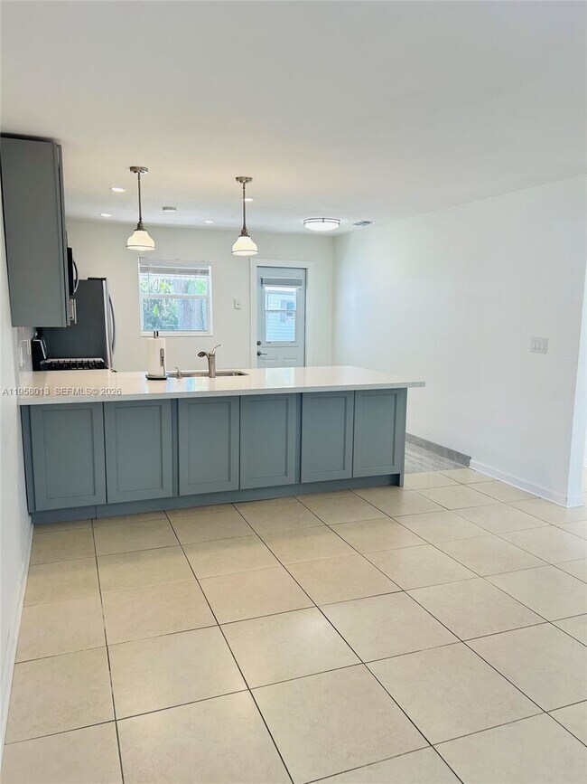 Building Photo - 1729 N 16th Ct