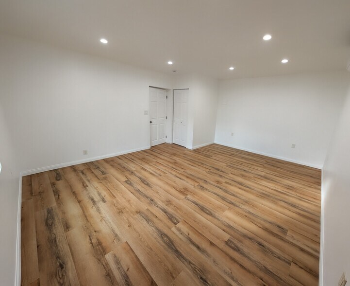 Primary Photo - 2125 Carmona Ave