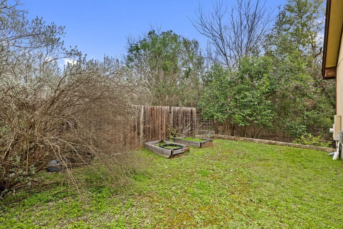 Building Photo - 1301 S Quinlan Park Rd