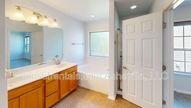 Building Photo - 33 Mallard Run Dr