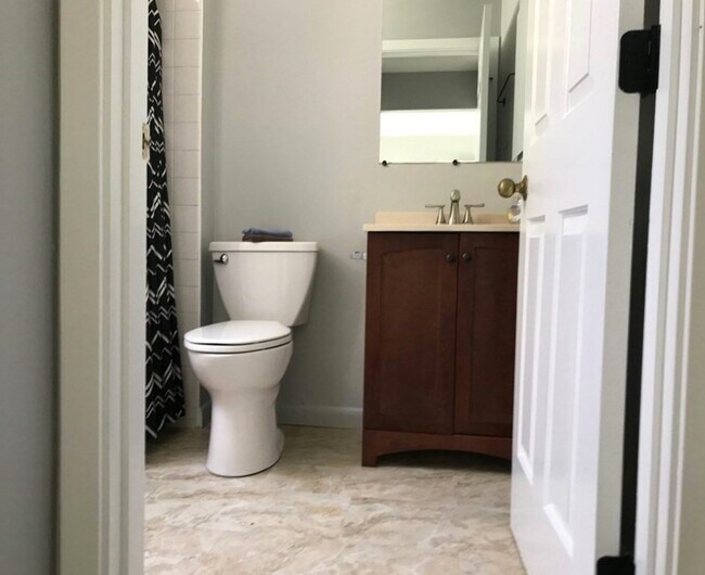 Building Photo - 34 Salem Pl