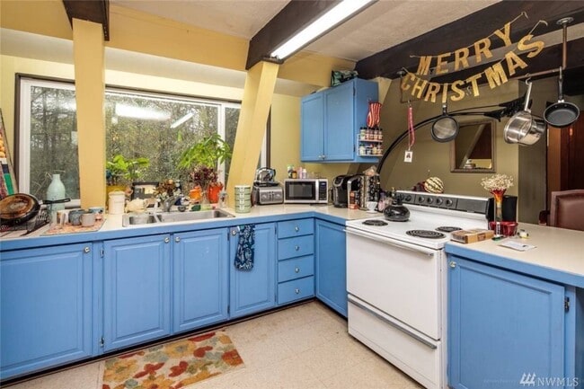 Building Photo - 4945 Gilliam Dr