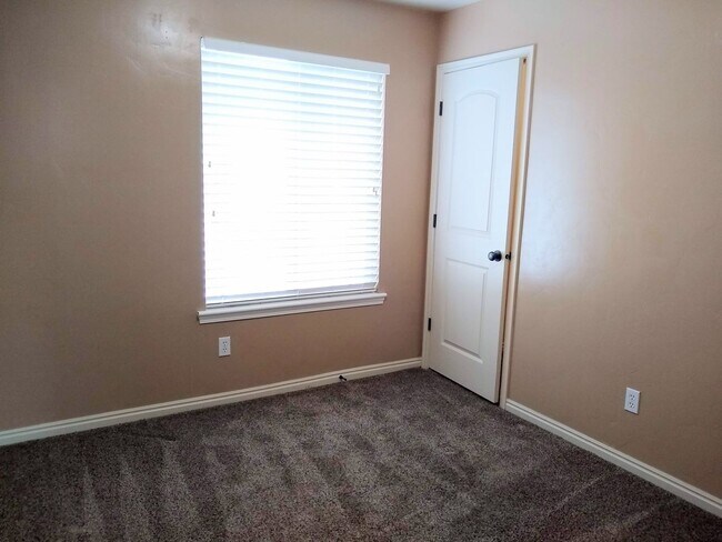 Building Photo - BEAUTIFUL 4 BED 2.5 BATH HOME FOR RENT IN LEHI!!!