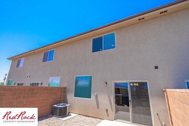 Building Photo - 1005 Tortoise Rock Dr