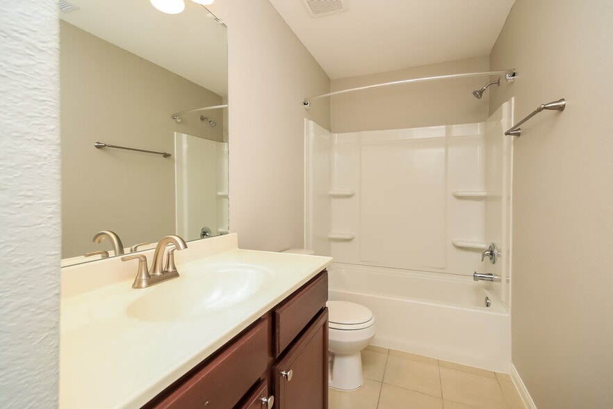 Building Photo - 21235 Slate Bend Dr