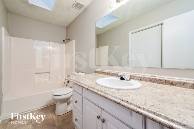 Building Photo - 213 Mill Trce