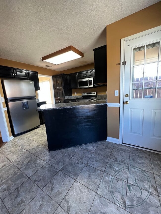Building Photo - SPRING MOVE-IN SPECIAL: $300 OFF 1ST MONTH...