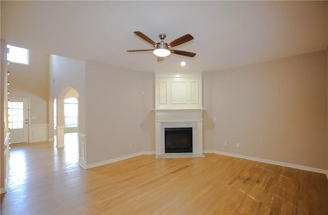 Building Photo - 6614 Mimosa Cir