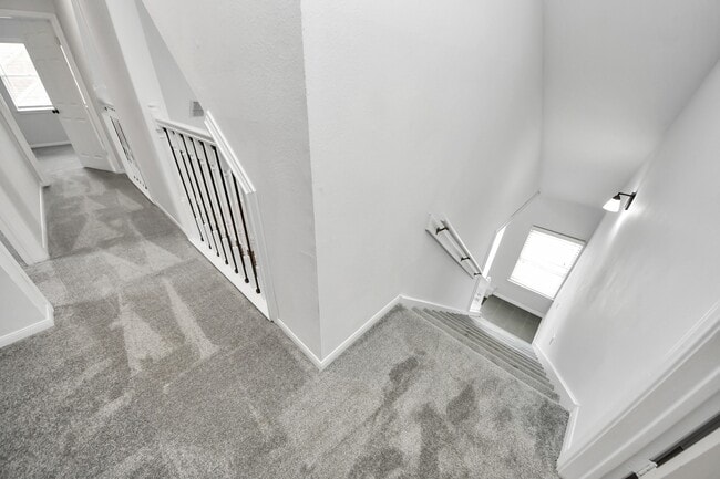 Building Photo - 5310 Oak Cove Dr