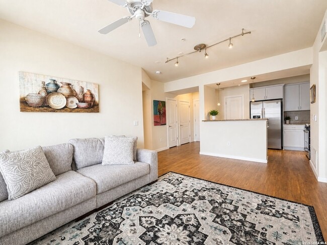 Building Photo - 7342 Oak Manor Dr