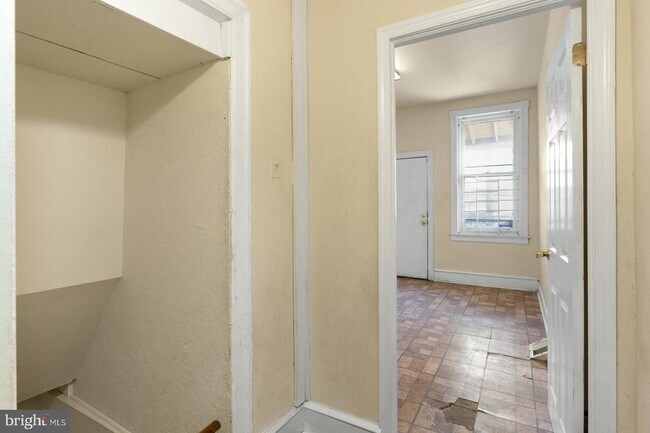 Building Photo - 5147 Hazel Ave