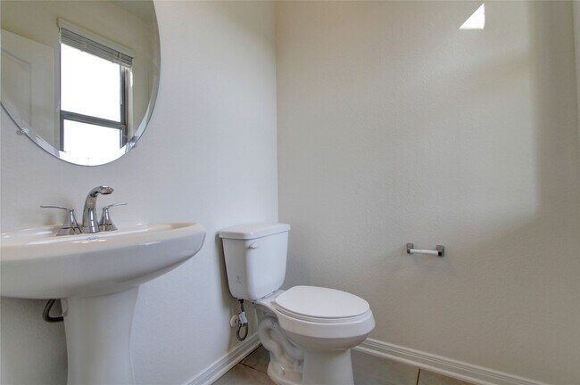 Building Photo - 4006 Shady Palmetto Dr