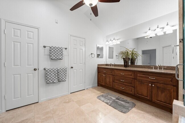 Building Photo - 19 E Summer Storm Cir