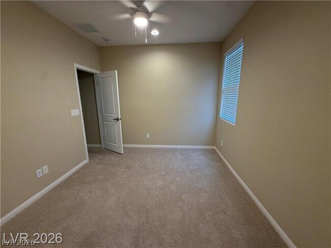 Building Photo - 1741 N Desert Foothills Dr