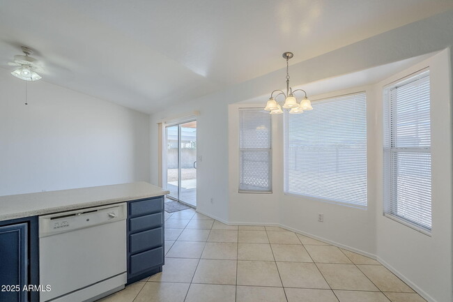 Building Photo - 678 S Silver Dr