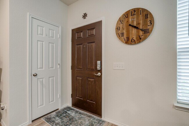 Building Photo - Beautiful Home in Highly Desired Sunset Po...