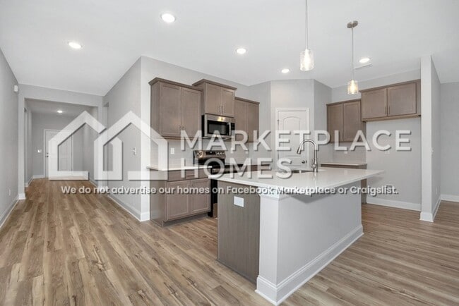 Building Photo - 14138 Nursery Dr