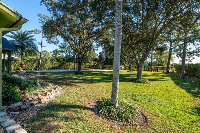 Building Photo - 11989 Persimmon Blvd