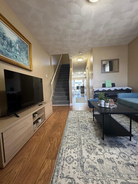 Building Photo - 31 Tapley Ave