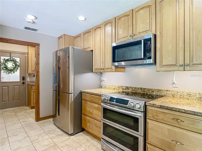 Building Photo - 4661 SW 7th Avenue Rd