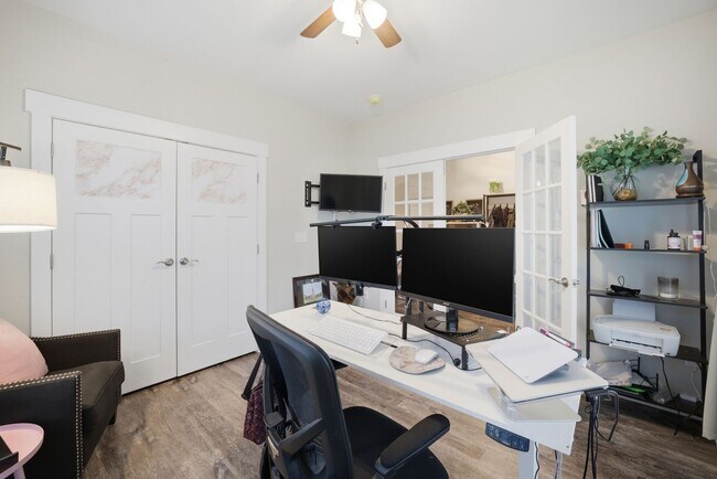 Building Photo - Welcome to this beautiful 4 Bedroom, 2.5 bathroom home nestled in a quiet community in Suffolk!