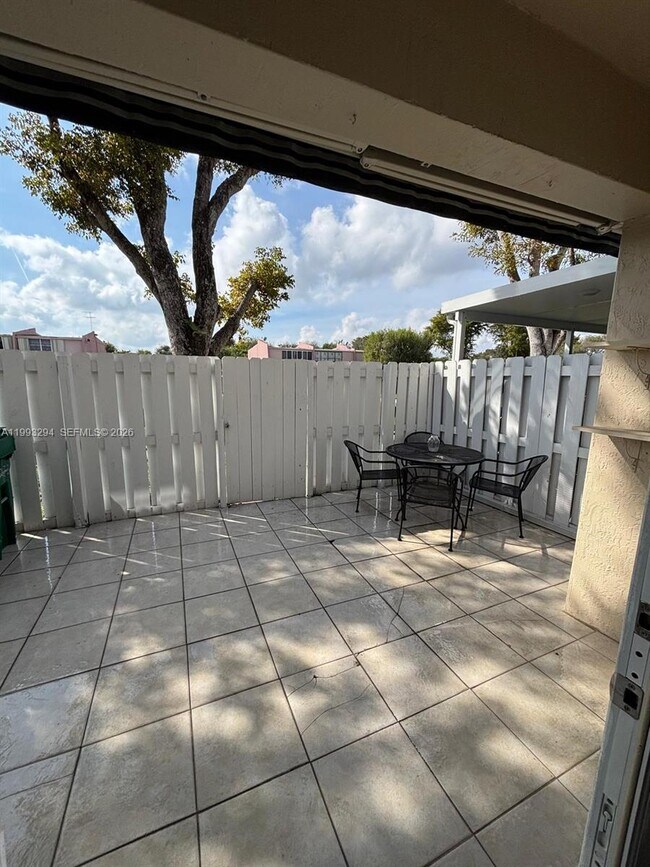 Building Photo - 6272 SW 139th Ave