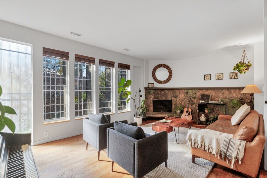 Building Photo - 1137 E 12th Ave