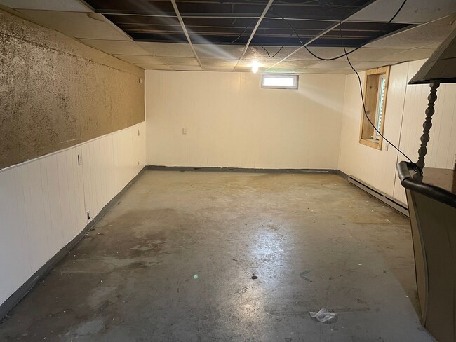 Building Photo - 3 bed 1.5 bath 1500