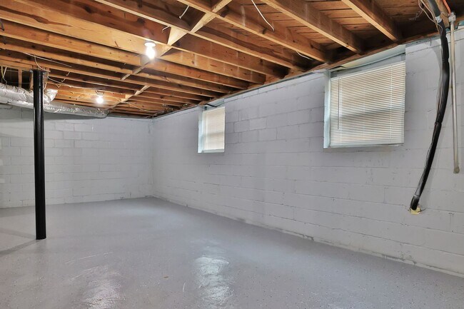 Building Photo - 1465 Willis Mill Rd SW