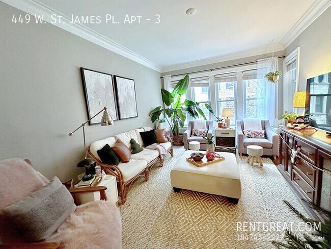 Building Photo - 449 W St James Pl