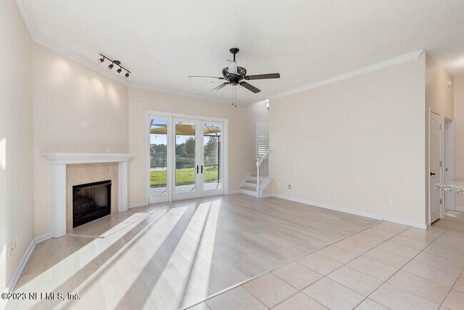 Building Photo - 813 W American Eagle Dr