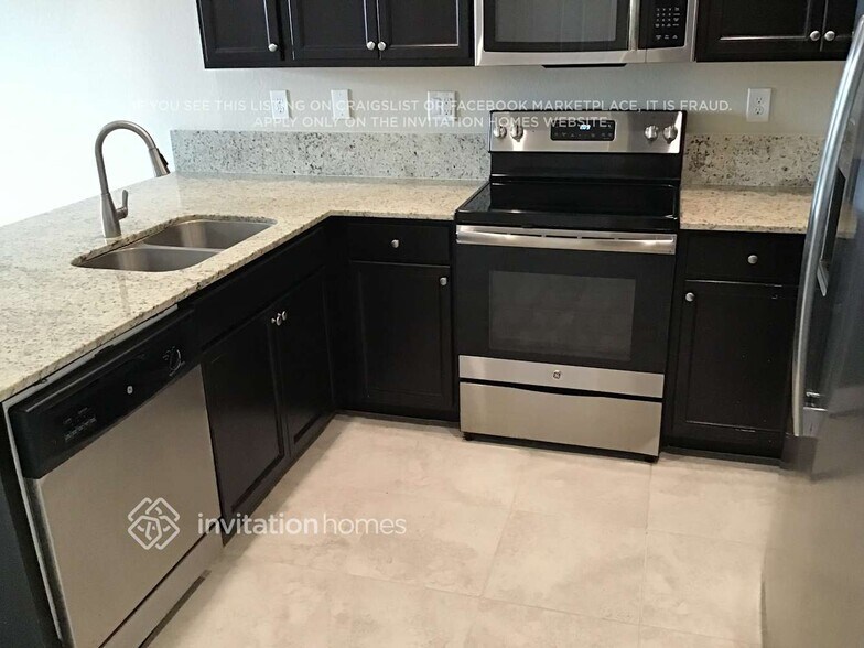 Building Photo - 11417 SW 252nd Ter