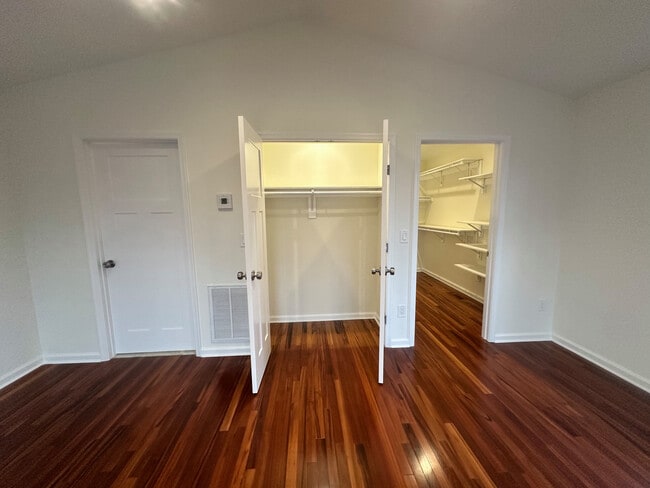 Building Photo - 310 Azalia Dr