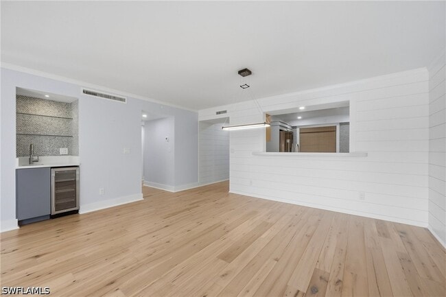 Building Photo - 6080 Pelican Bay Blvd