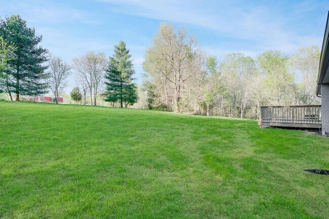 Building Photo - Beautiful Renovated 3 Bedroom Home For Ren...