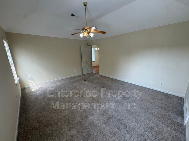 Building Photo - 10127 Cross Valley Dr