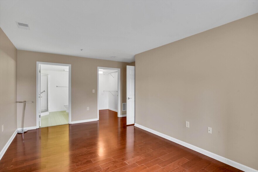 Building Photo - 12240 Roundwood Rd