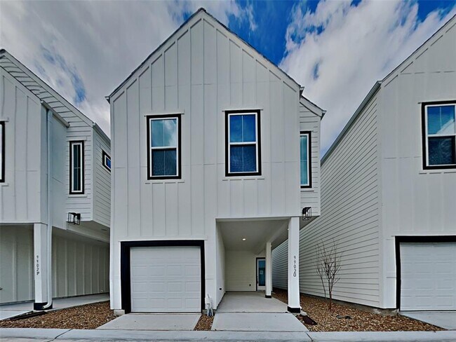 Primary Photo - 9902 Clark Rd